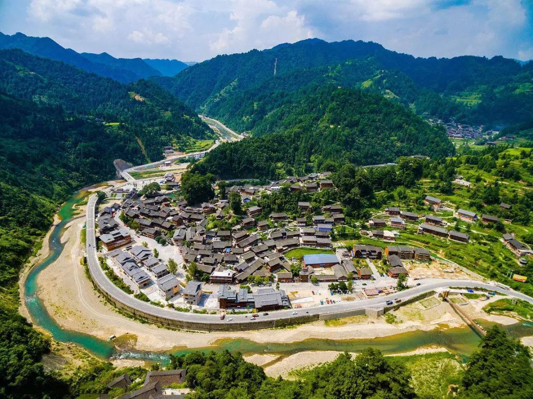 漫步贵州,领略多游戏角色族风情